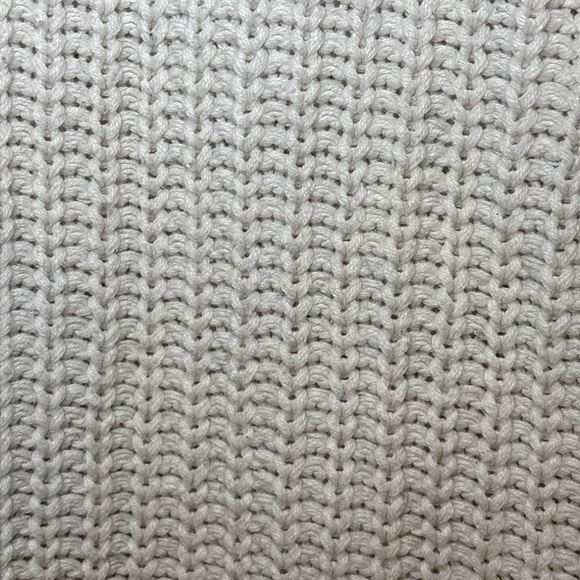 Aerie - Casual Basic Cozy Long Sleeve Warm Cream White Knit Sweater in Size M - Picture 4 of 4